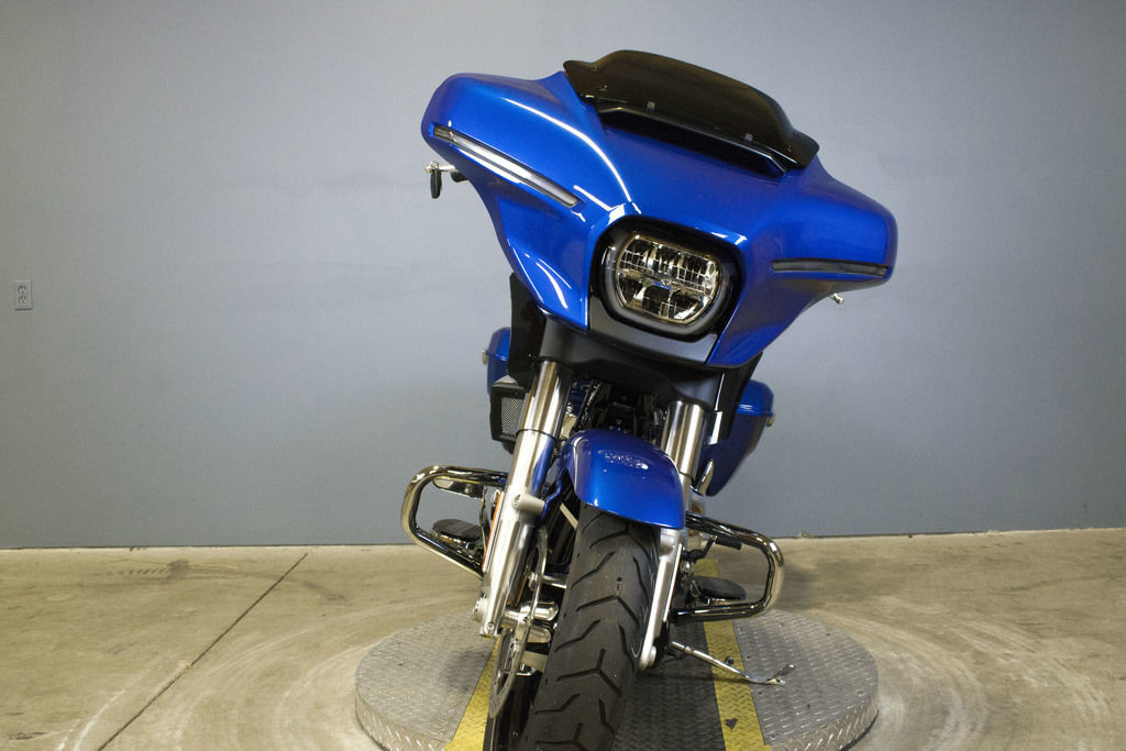 Street Glide®