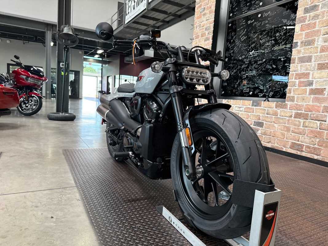 Sportster® S