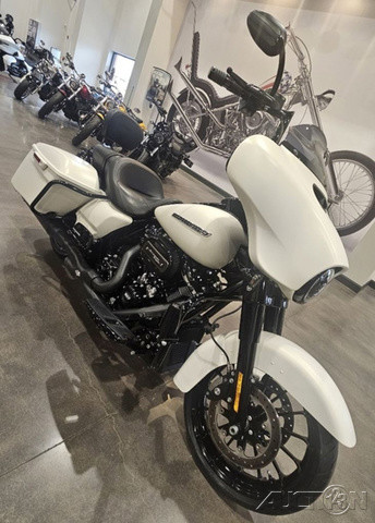 Street Glide® Special