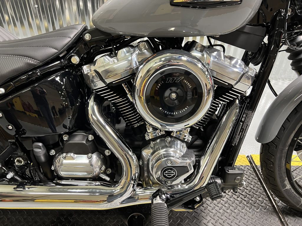 Street Bob®