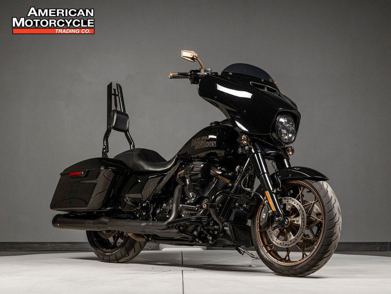 Street Glide® ST