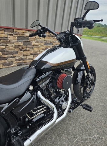 CVO® Pro Street Breakout®