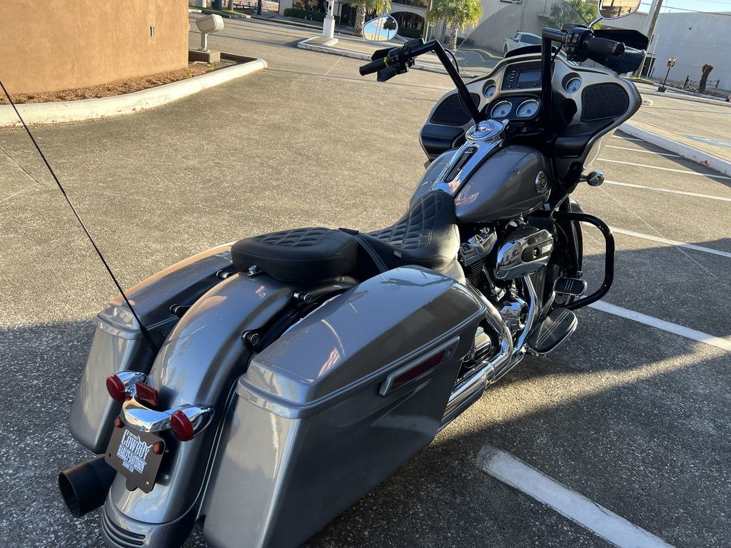 Road Glide®