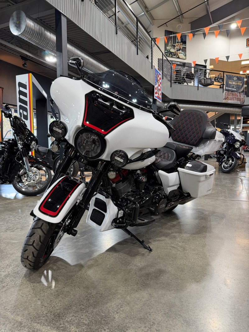 CVO® Street Glide®