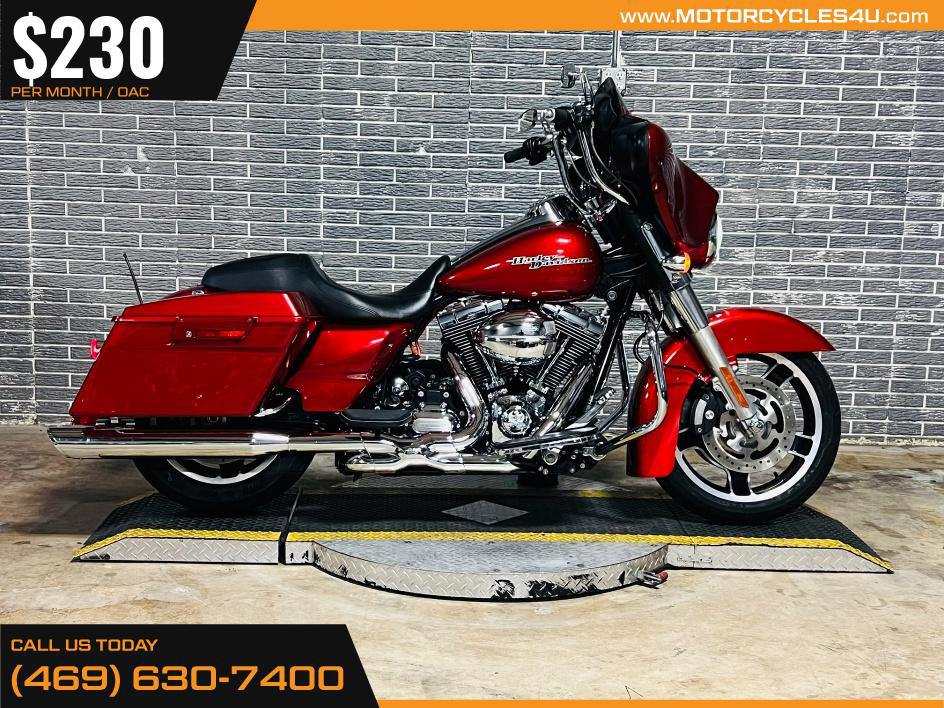 Street Glide®