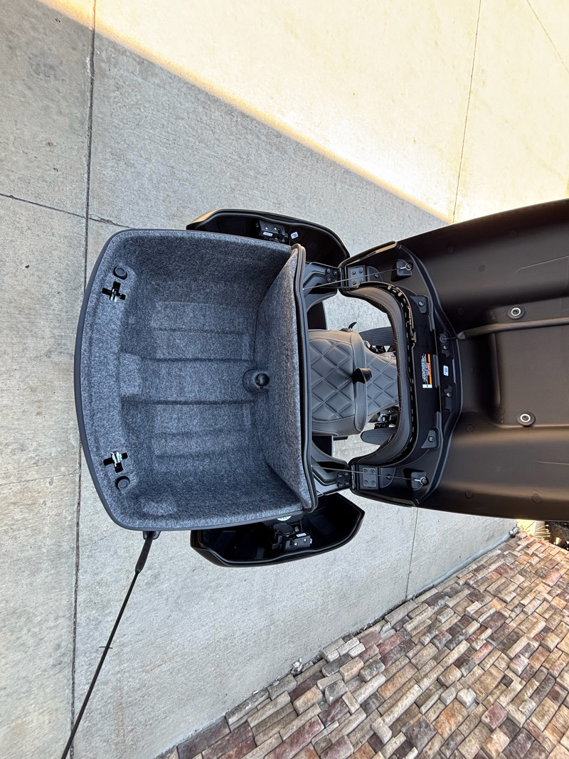 Pursuit Dark Horse
