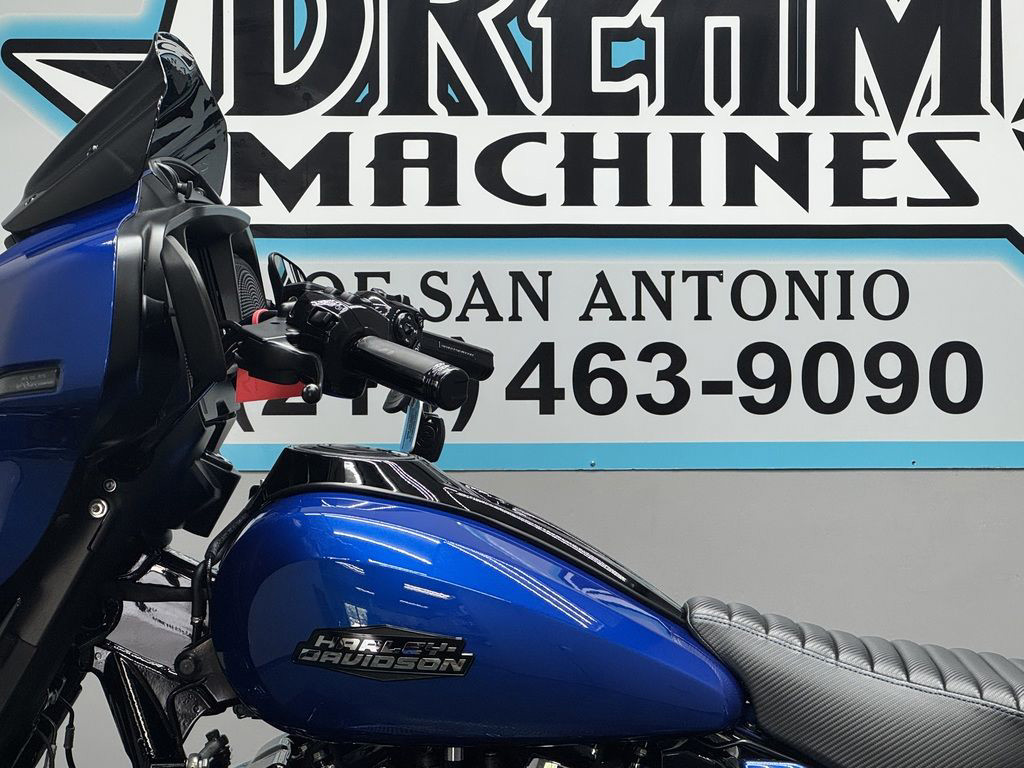 Street Glide®