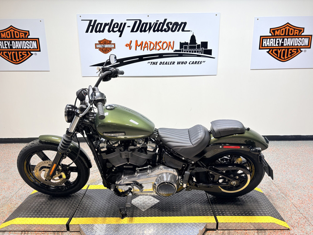 Street Bob®