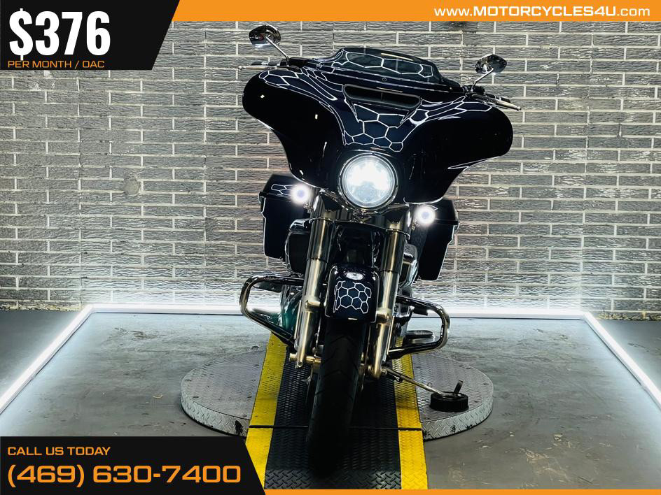 Street Glide®
