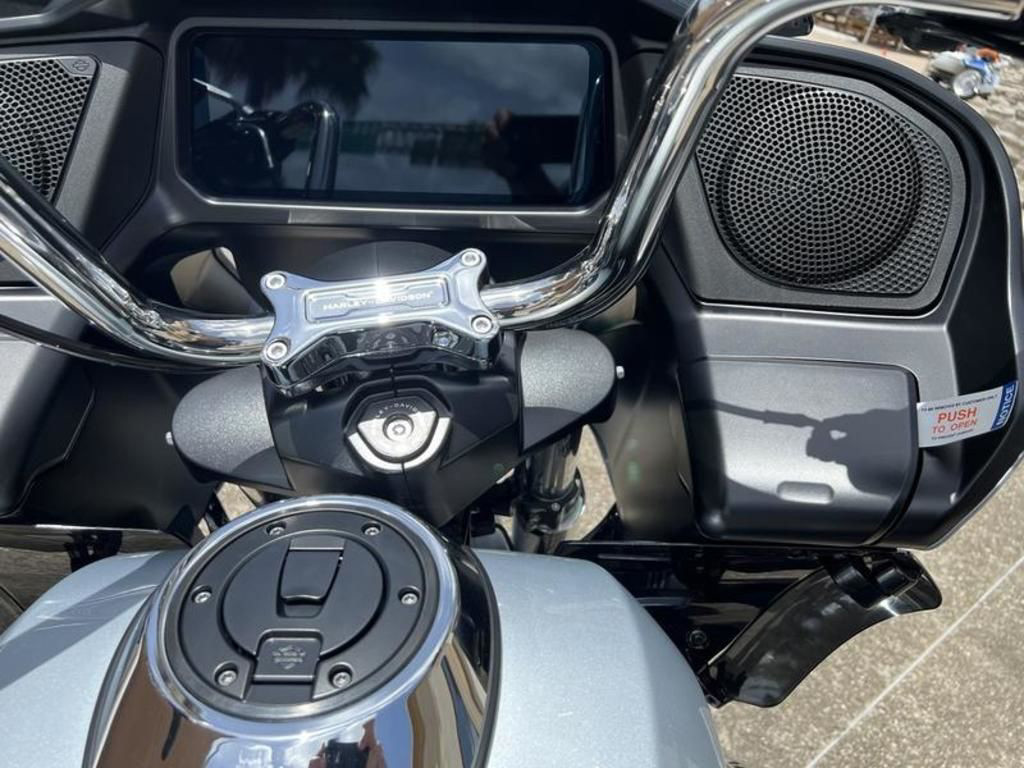 Road Glide®