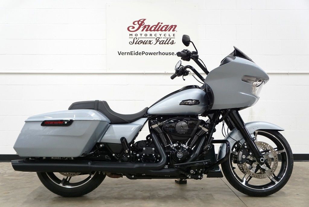 Road Glide®