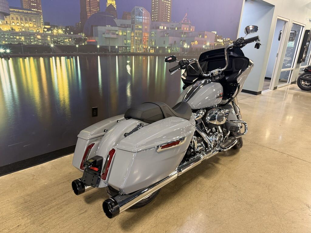 Road Glide®