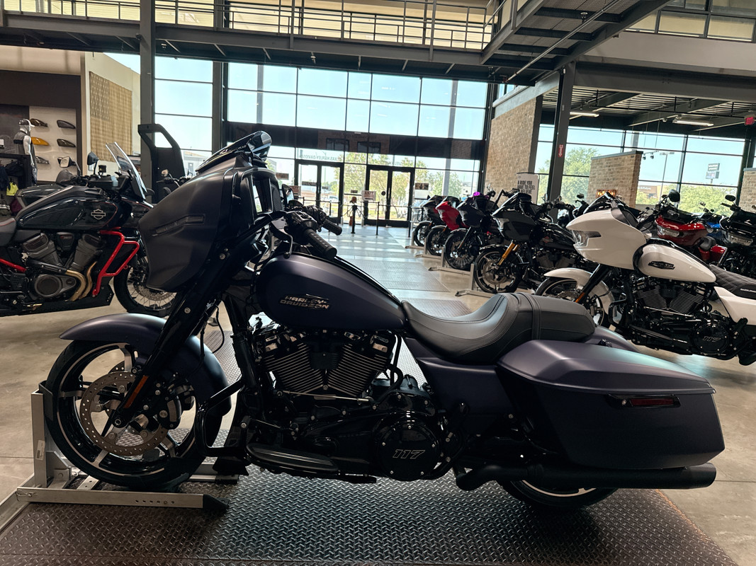 Street Glide®
