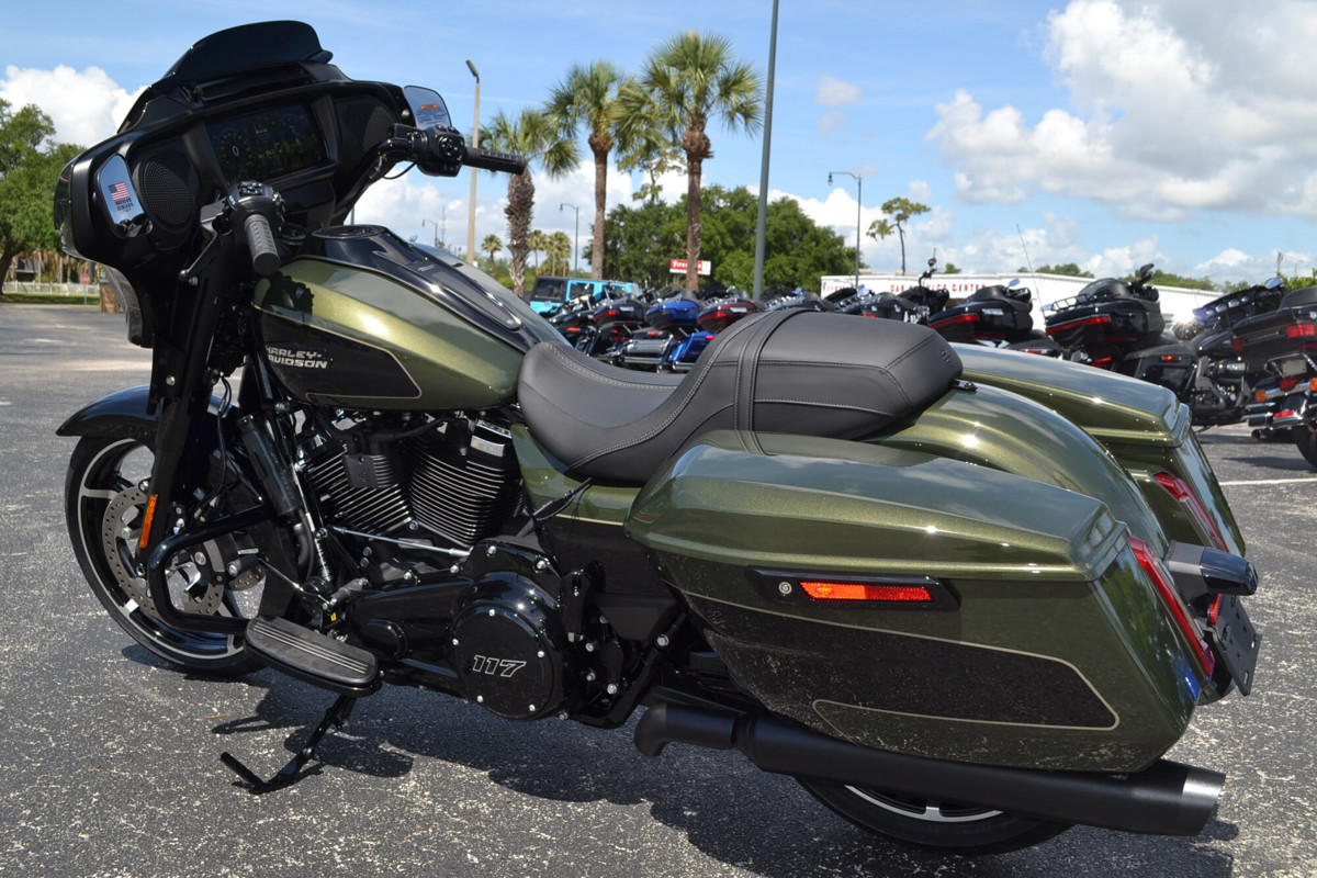 Street Glide®