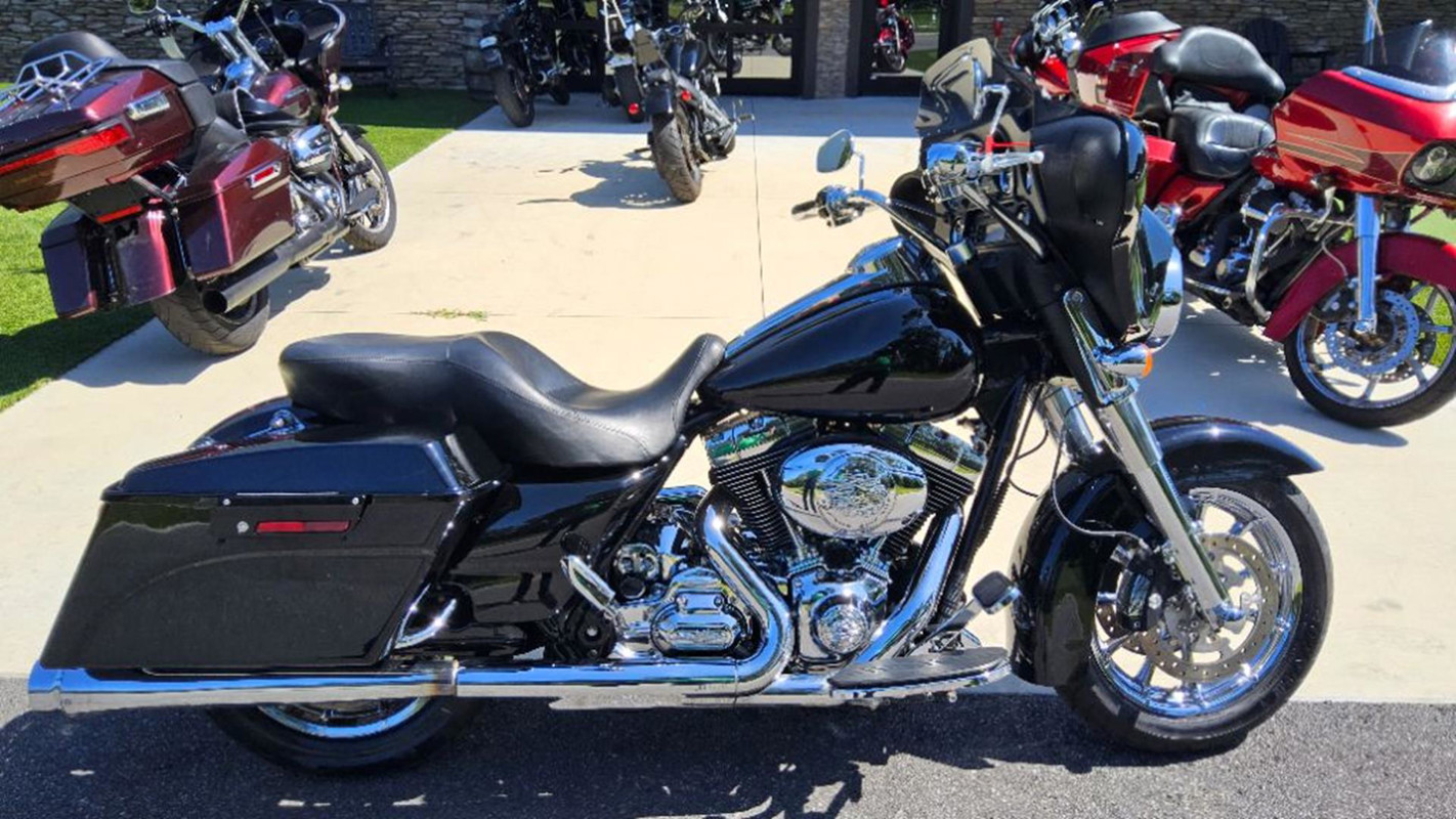 Street Glide®