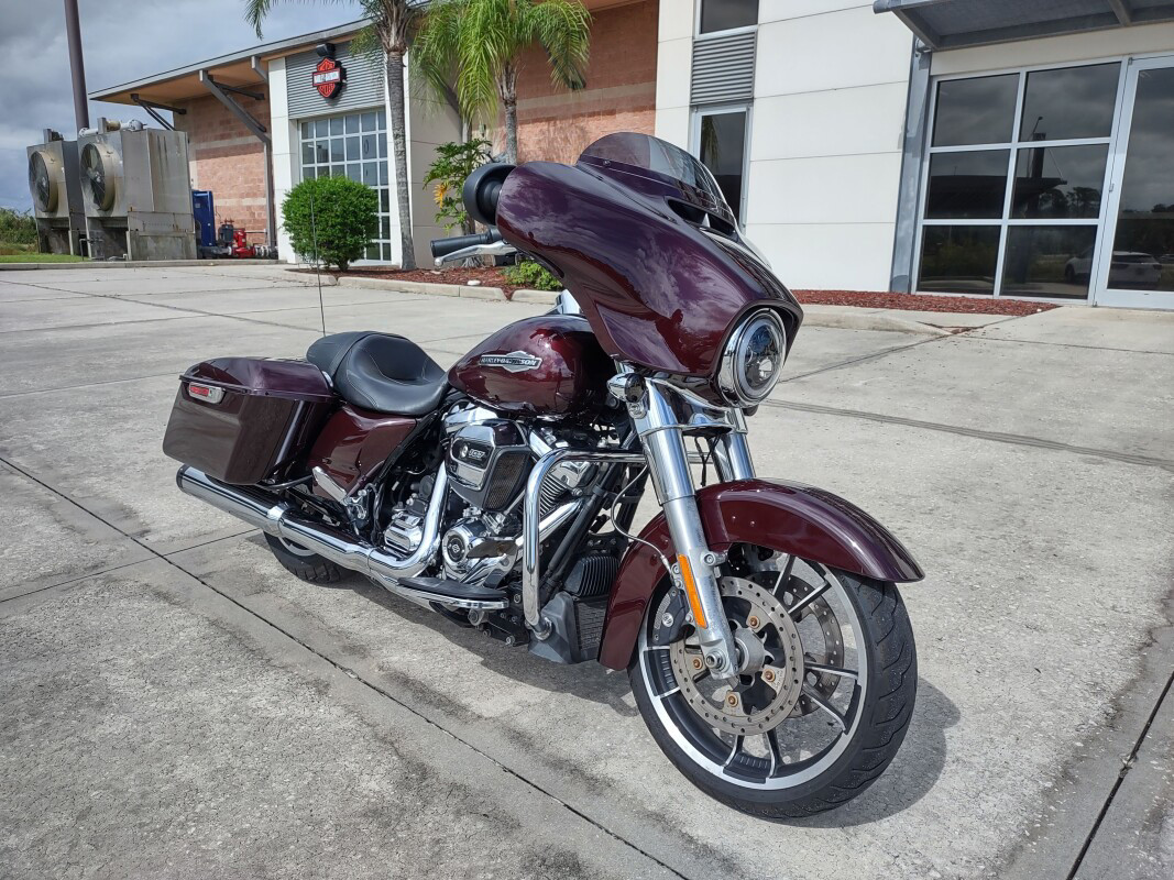 Street Glide®