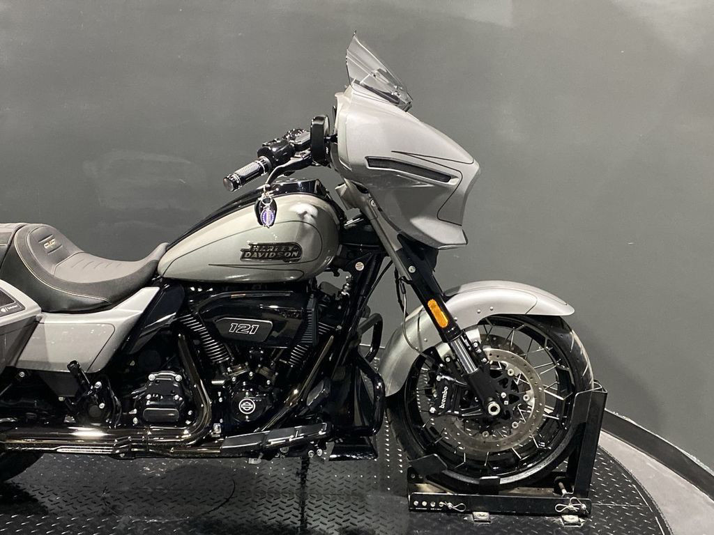 CVO® Street Glide®