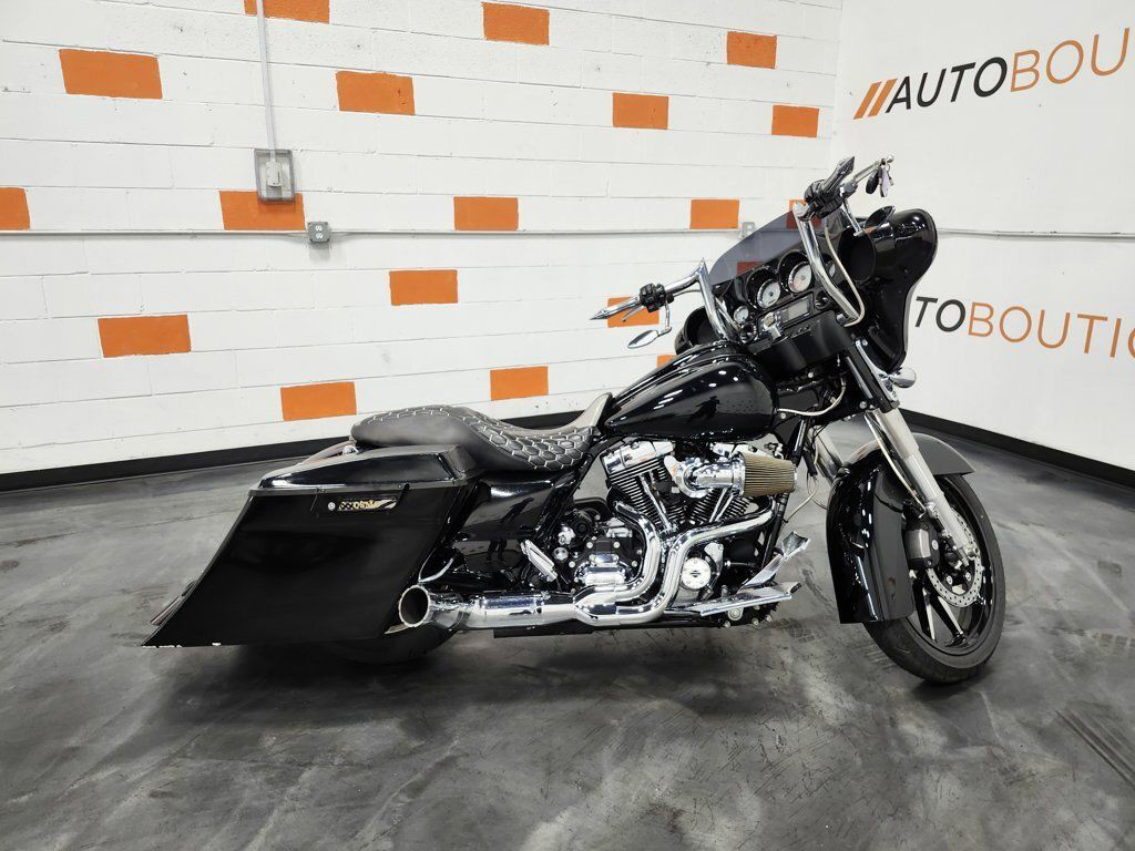 Street Glide®