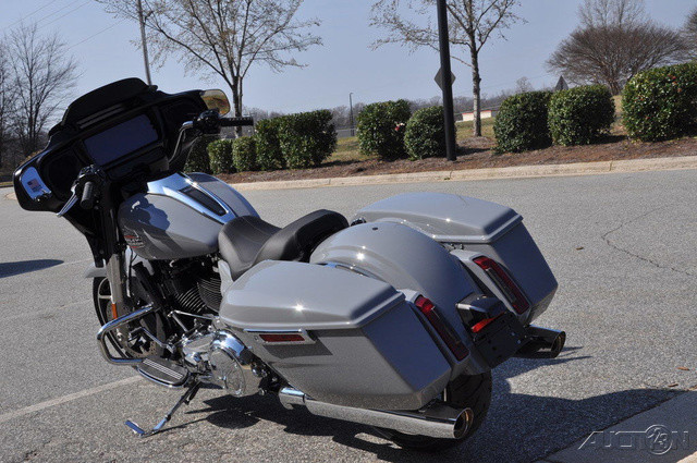 Street Glide®