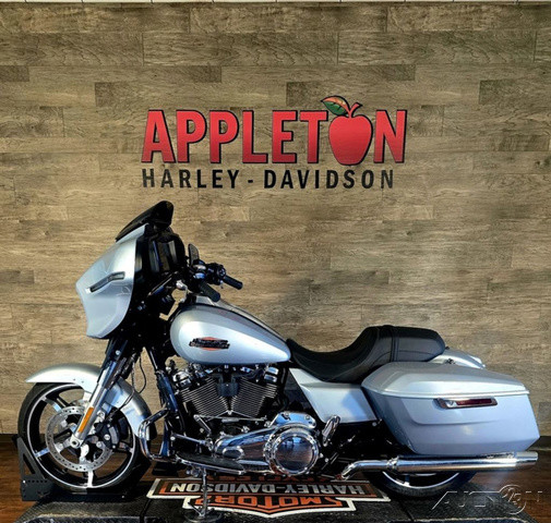 Street Glide®