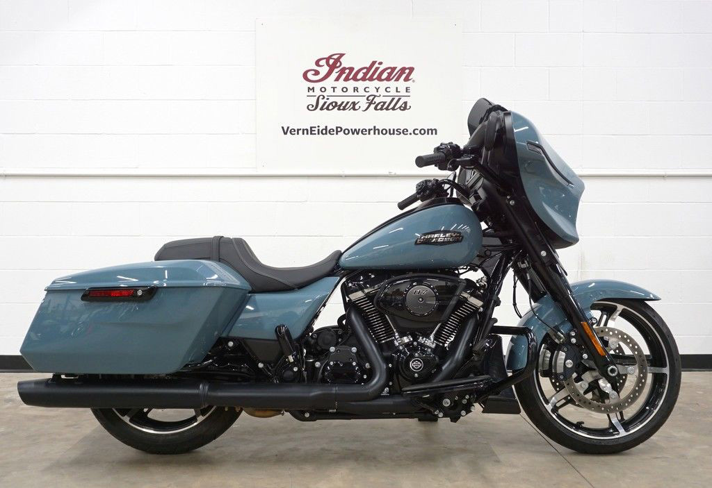 Street Glide®