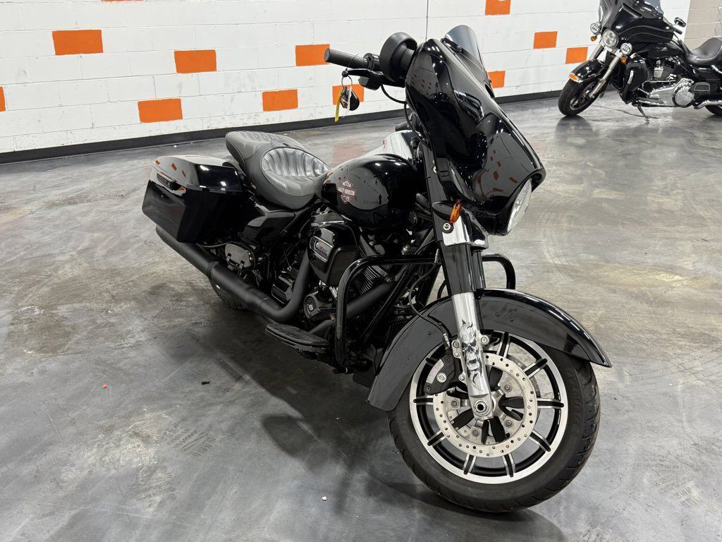 Street Glide®