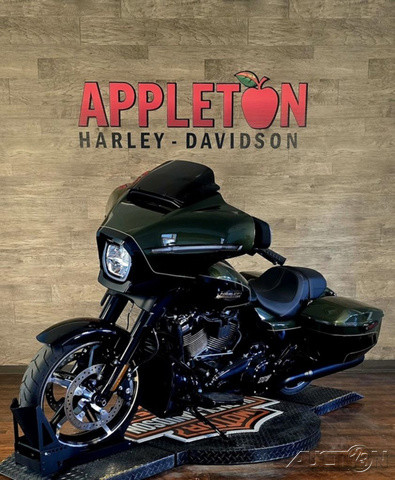 Street Glide®