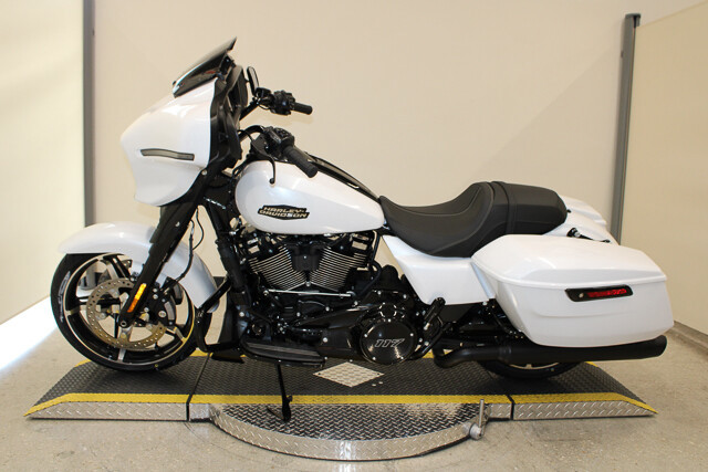 Street Glide®