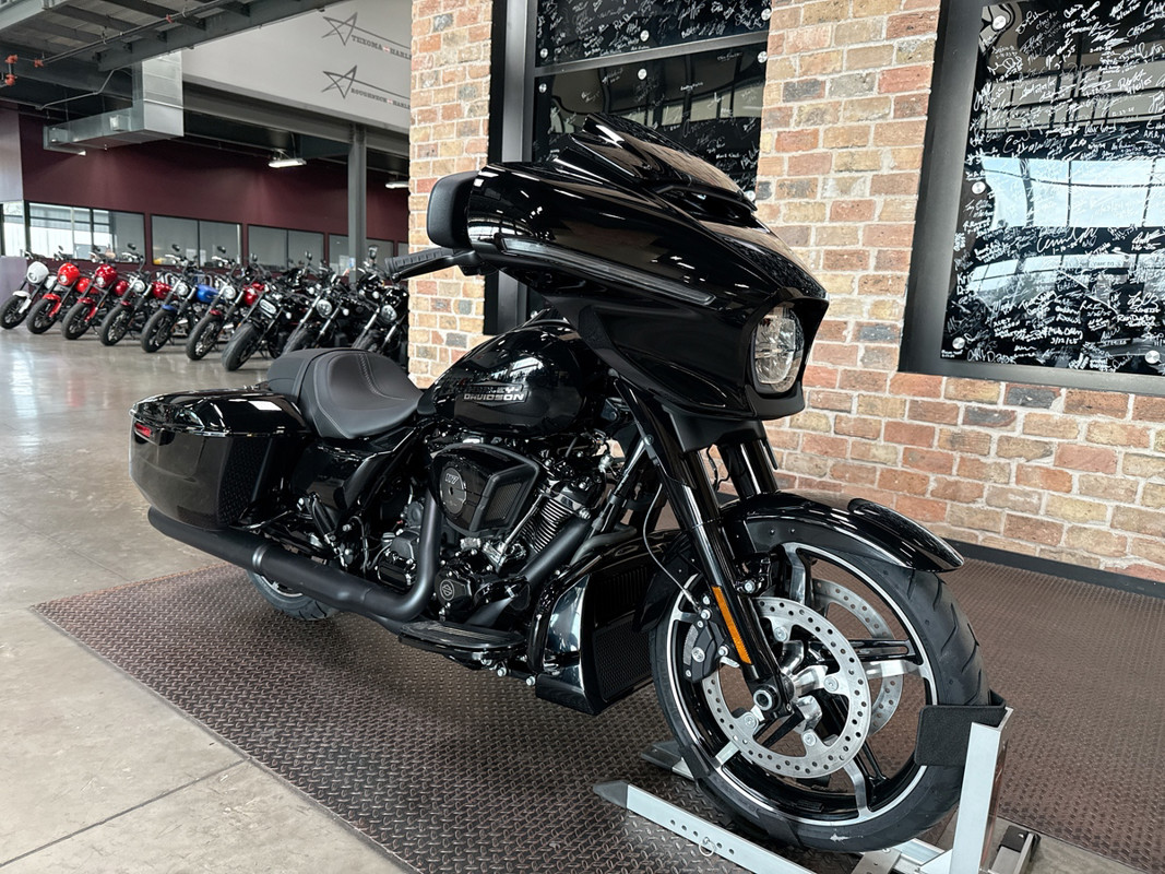 Street Glide®