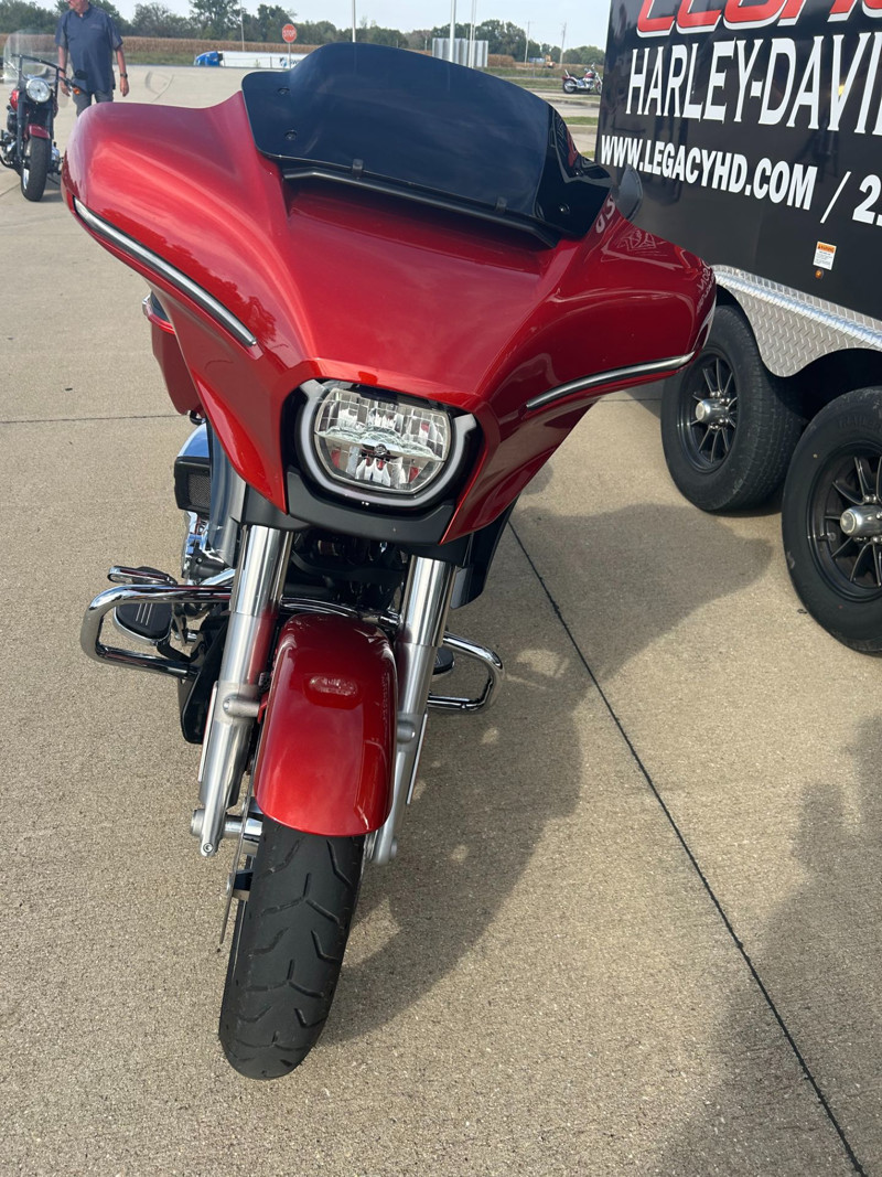 Street Glide®