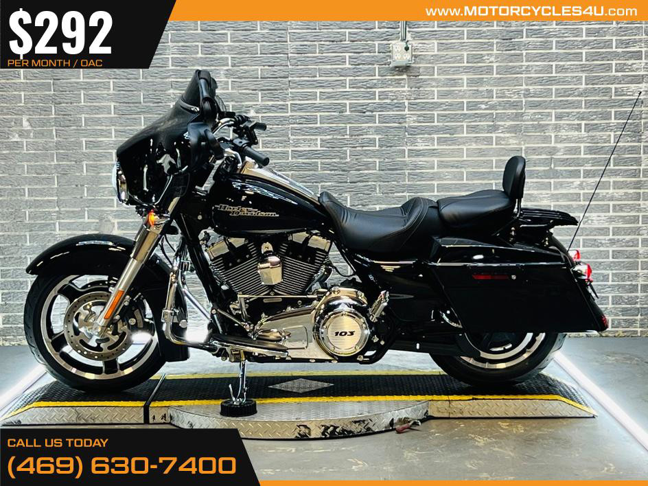 Street Glide®