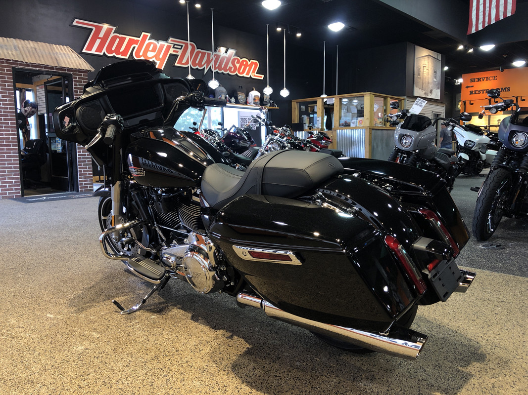 Street Glide®