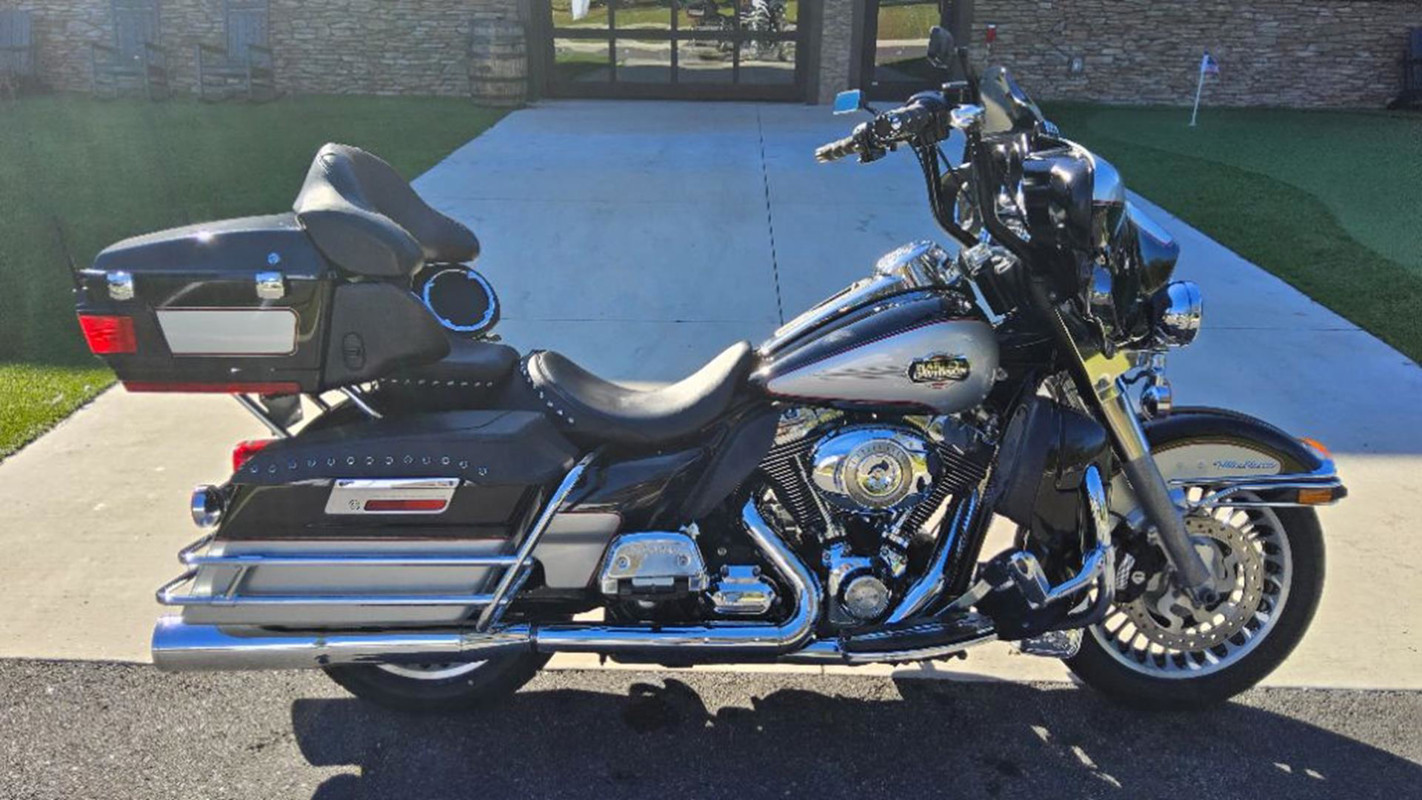Ultra Classic® Electra Glide® Firefighter/Peace Officer 