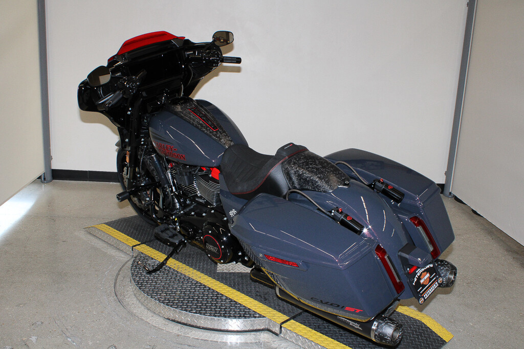 CVO® Street Glide® ST