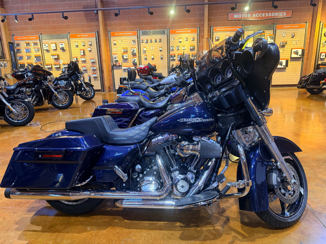 Street Glide®