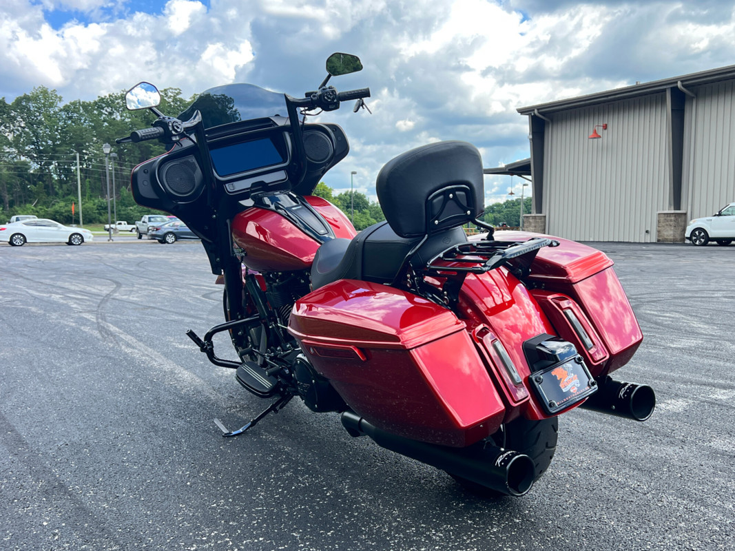 Street Glide®
