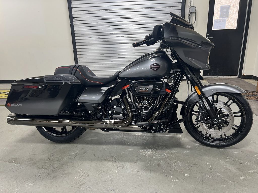 CVO® Street Glide®