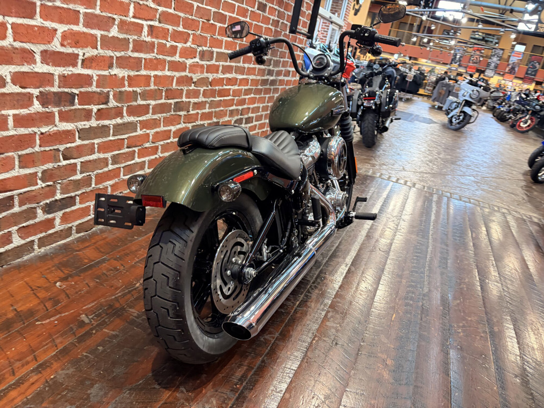 Street Bob®