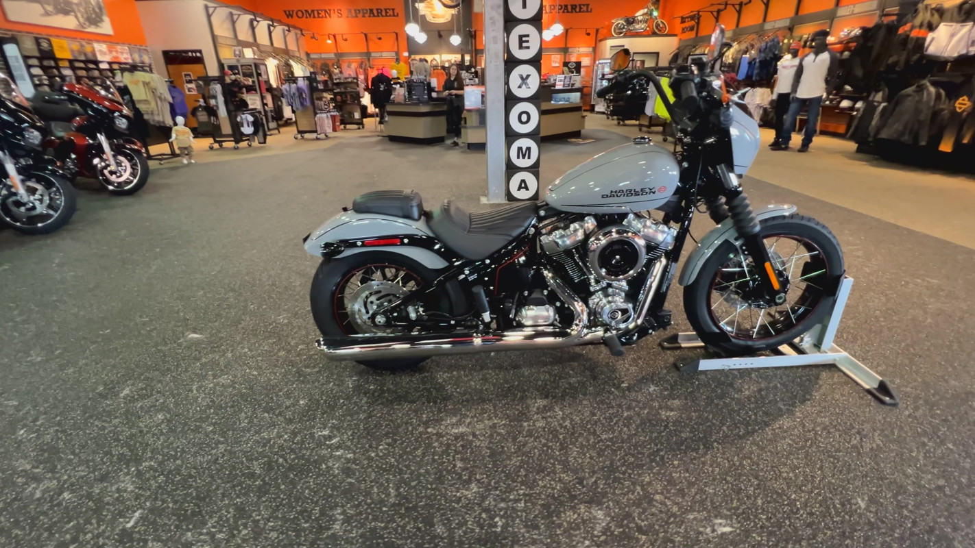 Street Bob®
