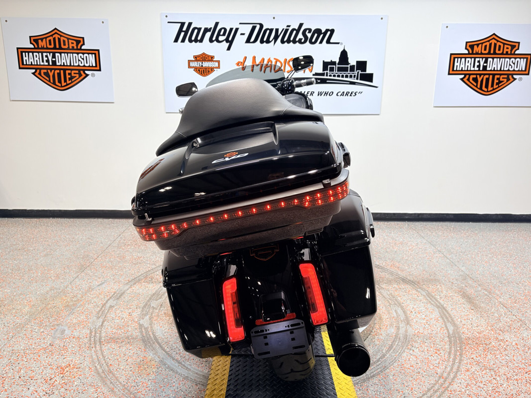CVO® Road Glide®