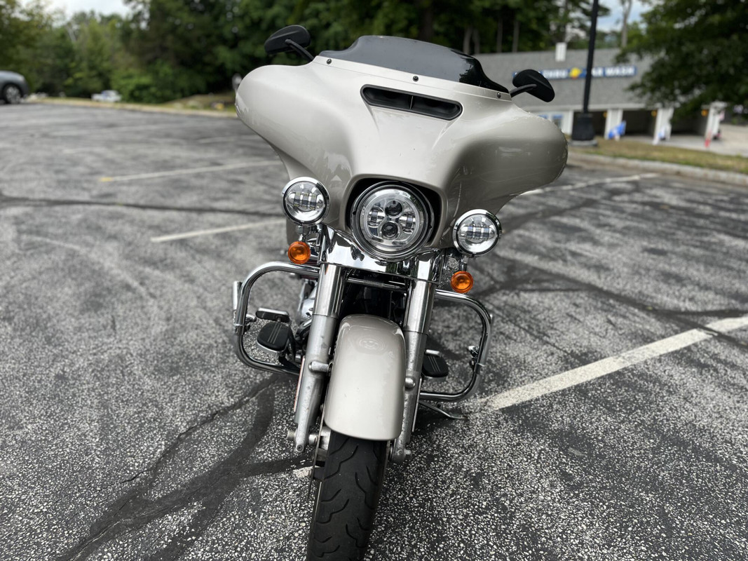 Street Glide®