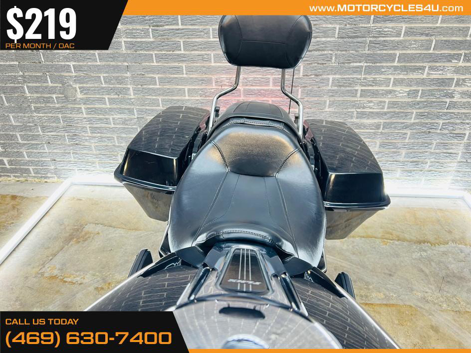 Street Glide®