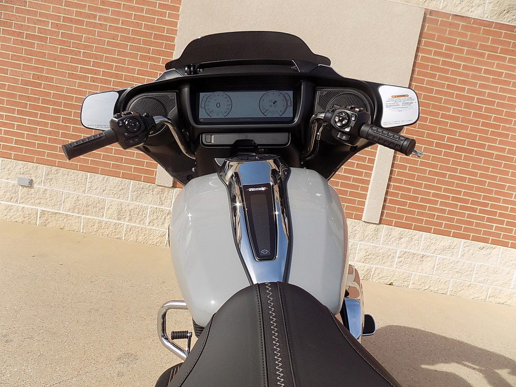 Street Glide®