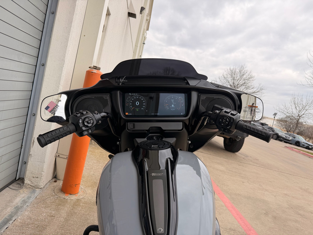 Street Glide®