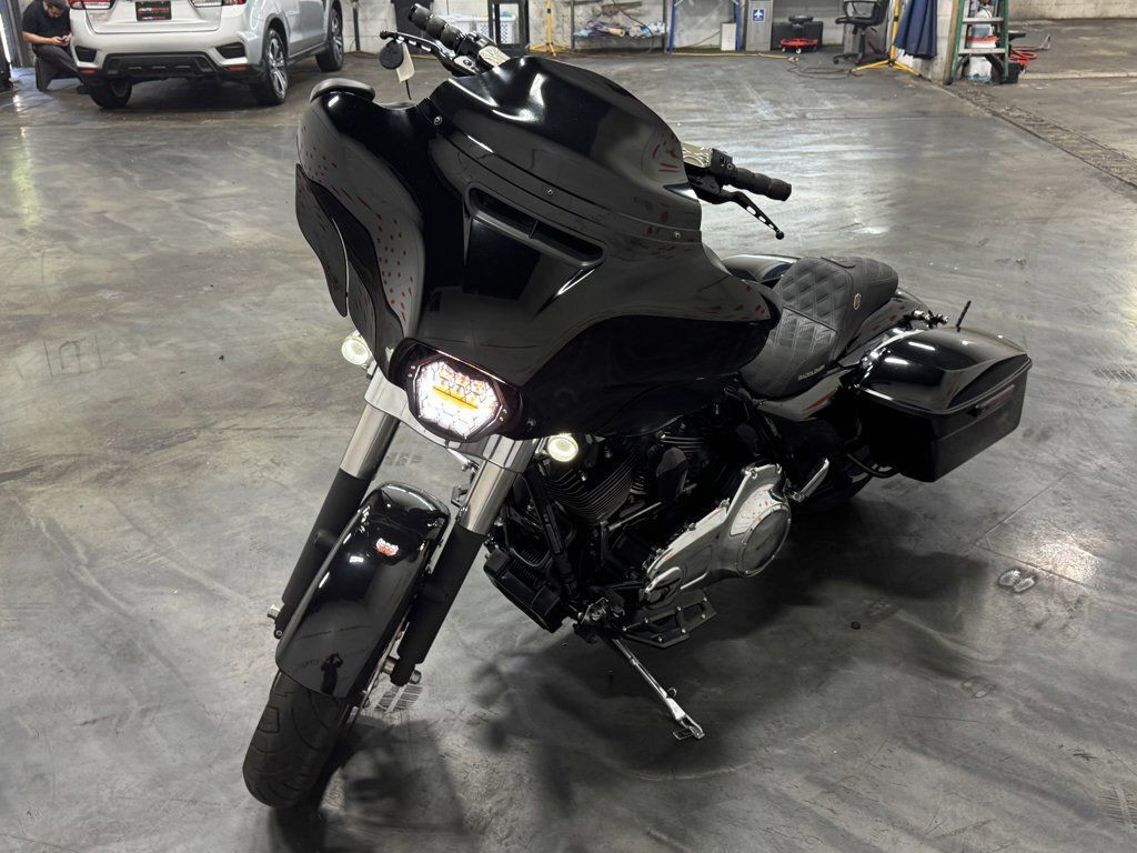 Street Glide®