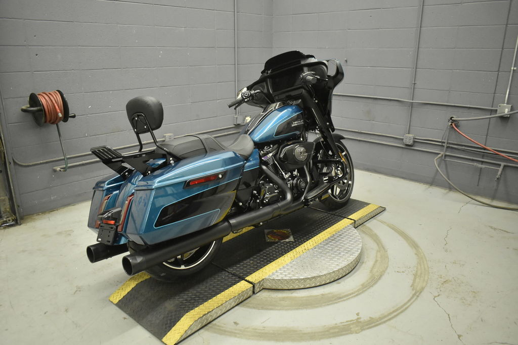Street Glide®
