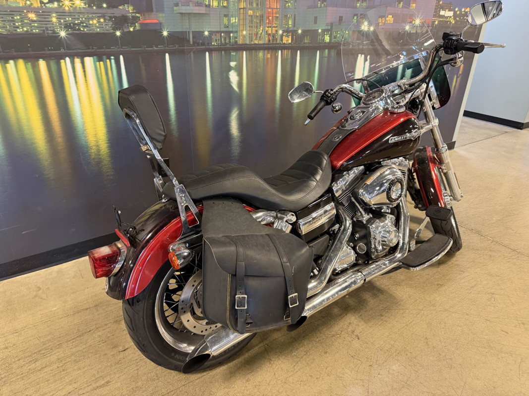 Dyna® Super Glide® Custom
