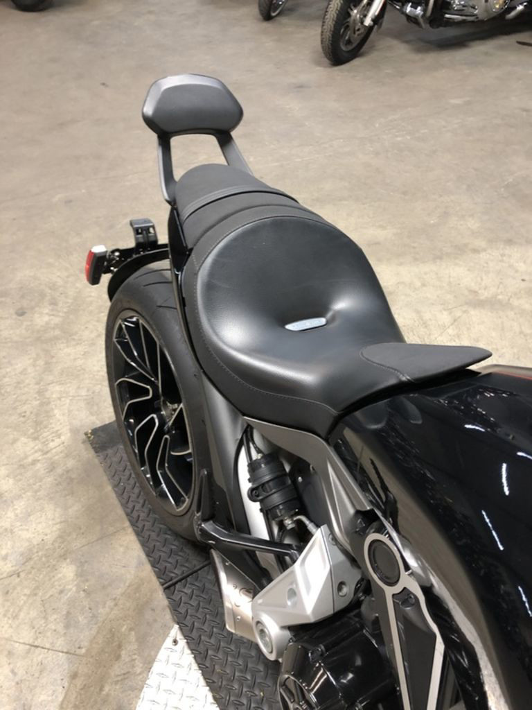 Diavel Dark