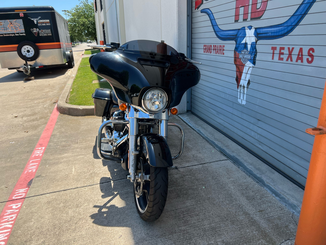 Street Glide®