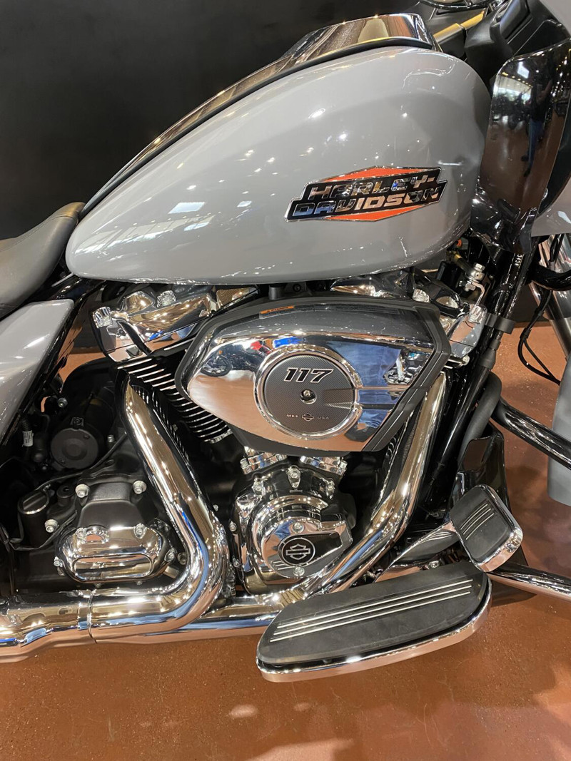 Road Glide®